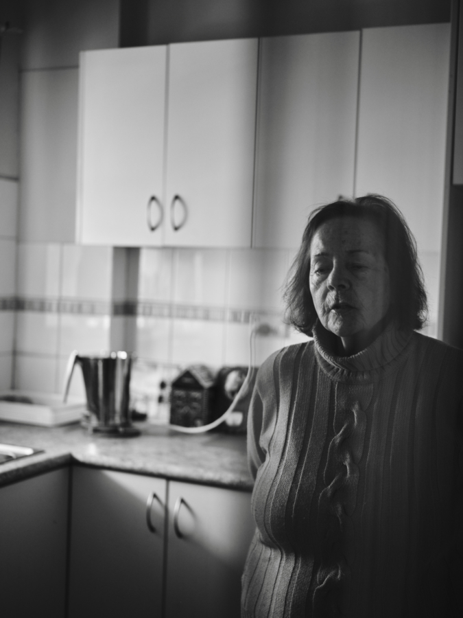 Duncan Wright: Elly in her apartment, 2022